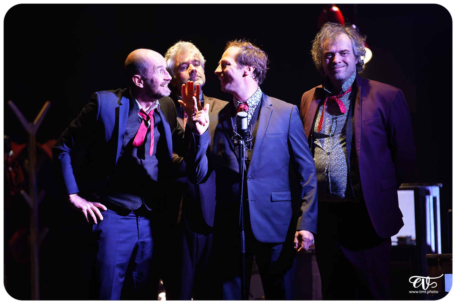 NOS COURSES FOLLES - LES FOUTEURS DE JOIE